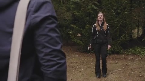 VampireDiariesWorld-dot-org_PrimevalNewWorldS01E01-0815.jpg
