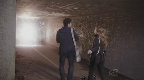 VampireDiariesWorld-dot-org_PrimevalNewWorldS01E01-0898.jpg