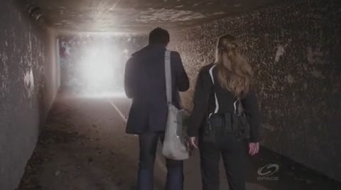VampireDiariesWorld-dot-org_PrimevalNewWorldS01E01-0909.jpg