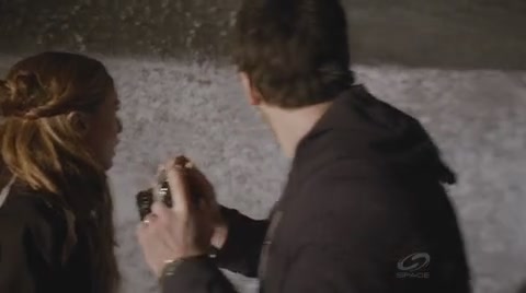VampireDiariesWorld-dot-org_PrimevalNewWorldS01E01-0941.jpg