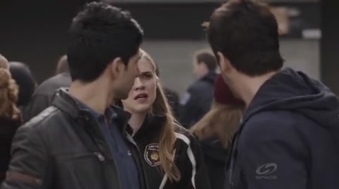 VampireDiariesWorld-dot-org_PrimevalNewWorldS01E01-1513.jpg