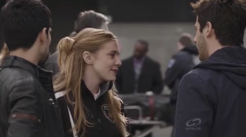 VampireDiariesWorld-dot-org_PrimevalNewWorldS01E01-1518.jpg