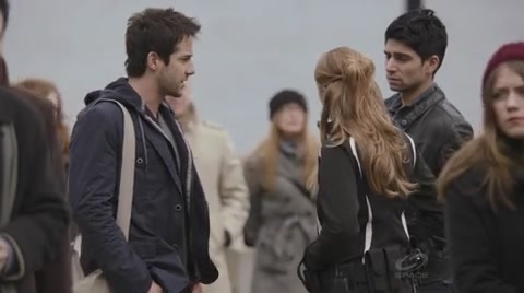 VampireDiariesWorld-dot-org_PrimevalNewWorldS01E01-1525.jpg