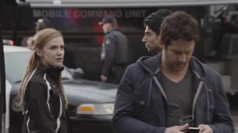 VampireDiariesWorld-dot-org_PrimevalNewWorldS01E01-1819.jpg