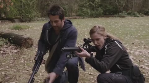 VampireDiariesWorld-dot-org_PrimevalNewWorldS01E01-2076.jpg