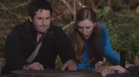 VampireDiariesWorld-dot-org_PrimevalNewWorldS01E02-1751.jpg