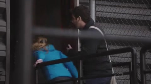 VampireDiariesWorld-dot-org_PrimevalNewWorldS01E02-1937.jpg
