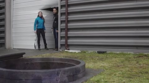 VampireDiariesWorld-dot-org_PrimevalNewWorldS01E02-2126.jpg