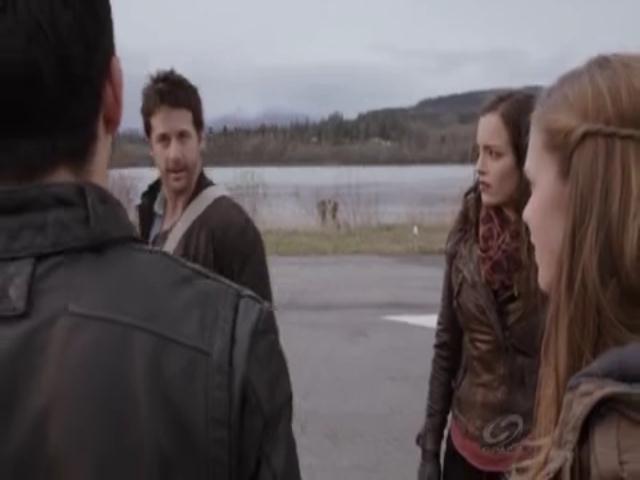VampireDiariesWorld-dot-org_PrimevalNewWorldS01E03-0304.jpg