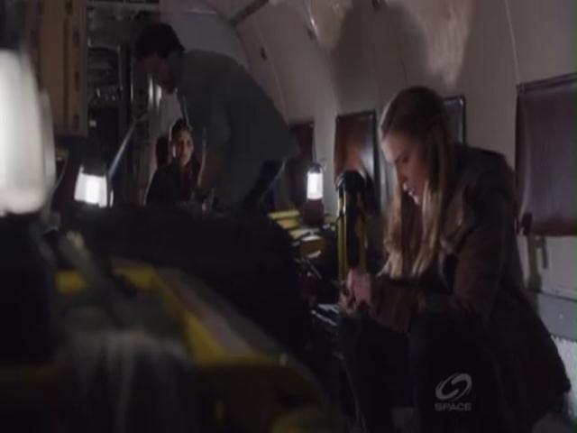 VampireDiariesWorld-dot-org_PrimevalNewWorldS01E03-0944.jpg