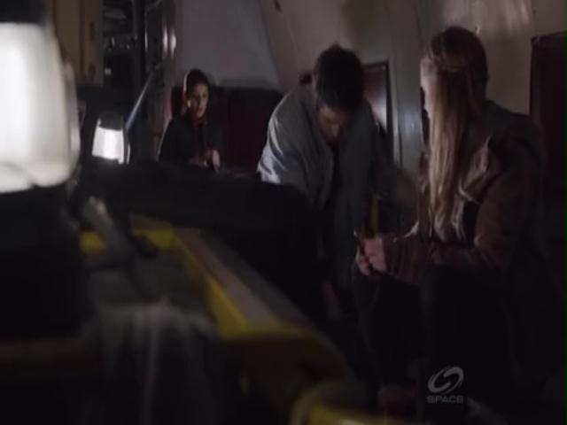 VampireDiariesWorld-dot-org_PrimevalNewWorldS01E03-0949.jpg