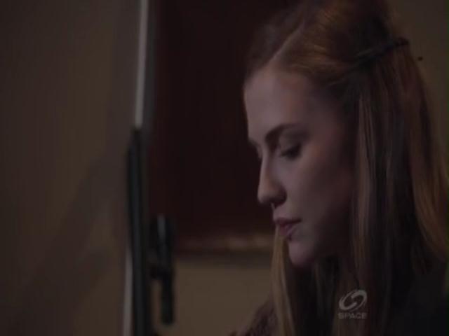 VampireDiariesWorld-dot-org_PrimevalNewWorldS01E03-2113.jpg