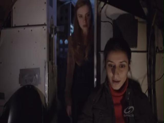 VampireDiariesWorld-dot-org_PrimevalNewWorldS01E03-2143.jpg
