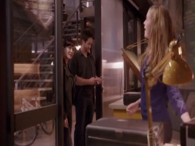 VampireDiariesWorld-dot-org_PrimevalNewWorldS01E04-0302.jpg