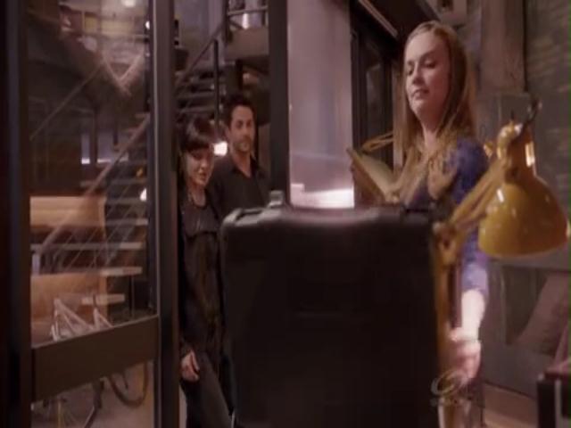 VampireDiariesWorld-dot-org_PrimevalNewWorldS01E04-0304.jpg
