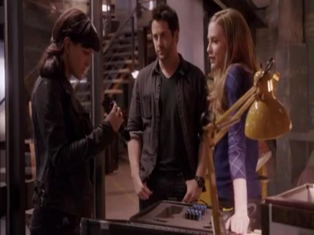 VampireDiariesWorld-dot-org_PrimevalNewWorldS01E04-0312.jpg