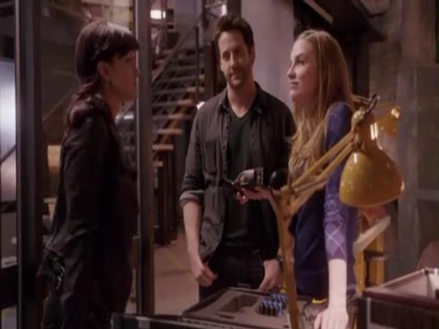 VampireDiariesWorld-dot-org_PrimevalNewWorldS01E04-0317.jpg