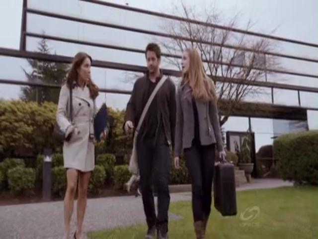 VampireDiariesWorld-dot-org_PrimevalNewWorldS01E04-0363.jpg