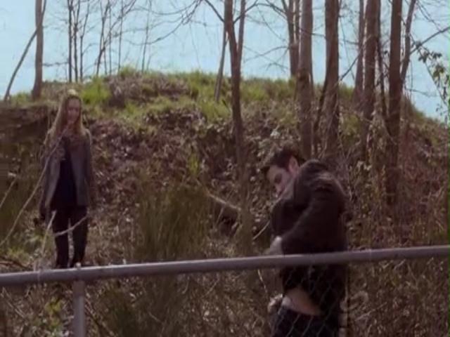 VampireDiariesWorld-dot-org_PrimevalNewWorldS01E04-0560.jpg
