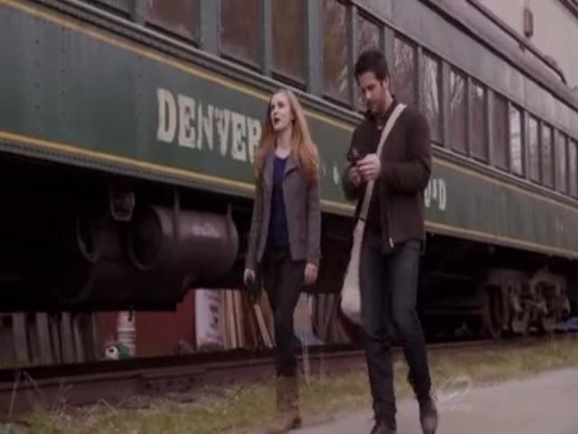VampireDiariesWorld-dot-org_PrimevalNewWorldS01E04-0600.jpg
