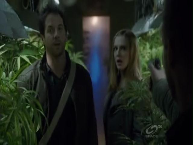VampireDiariesWorld-dot-org_PrimevalNewWorldS01E04-0700.jpg