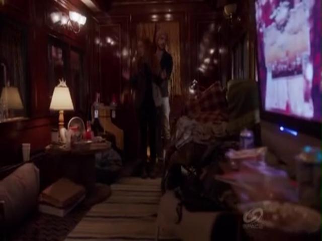 VampireDiariesWorld-dot-org_PrimevalNewWorldS01E04-1005.jpg