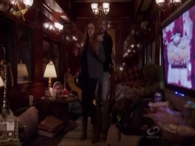 VampireDiariesWorld-dot-org_PrimevalNewWorldS01E04-1007.jpg