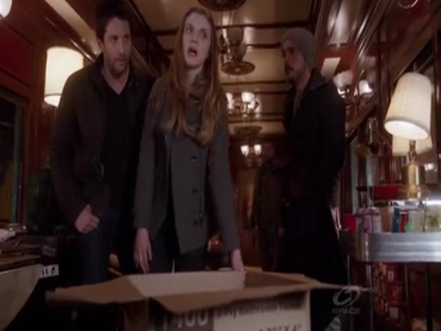 VampireDiariesWorld-dot-org_PrimevalNewWorldS01E04-1211.jpg