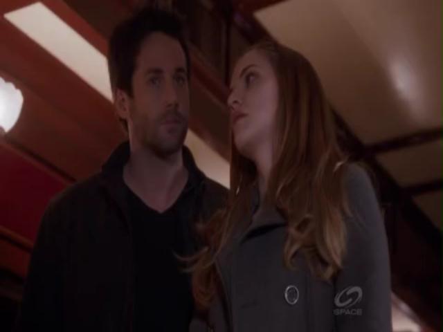 VampireDiariesWorld-dot-org_PrimevalNewWorldS01E04-1221.jpg
