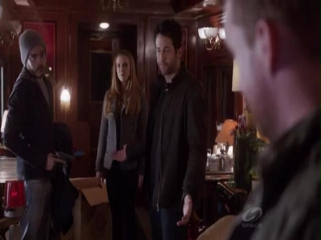 VampireDiariesWorld-dot-org_PrimevalNewWorldS01E04-1257.jpg