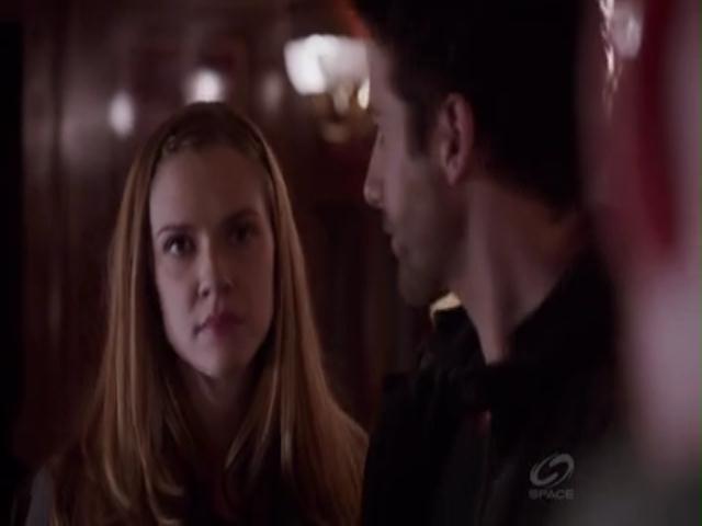 VampireDiariesWorld-dot-org_PrimevalNewWorldS01E04-1284.jpg