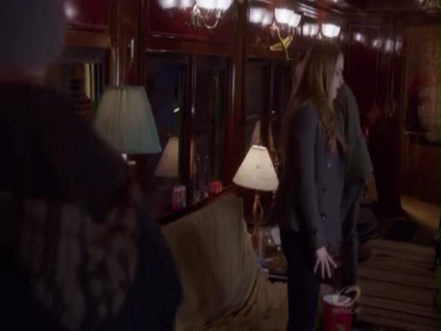 VampireDiariesWorld-dot-org_PrimevalNewWorldS01E04-1415.jpg