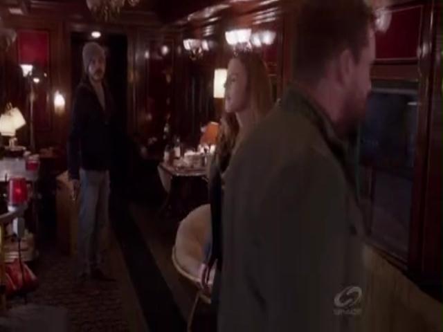 VampireDiariesWorld-dot-org_PrimevalNewWorldS01E04-1429.jpg
