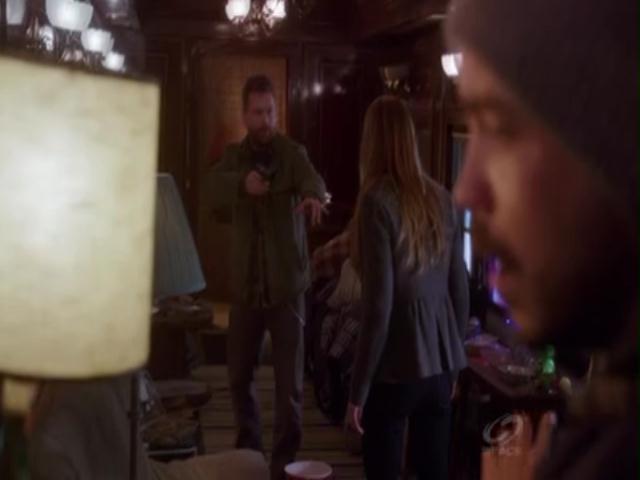 VampireDiariesWorld-dot-org_PrimevalNewWorldS01E04-1574.jpg
