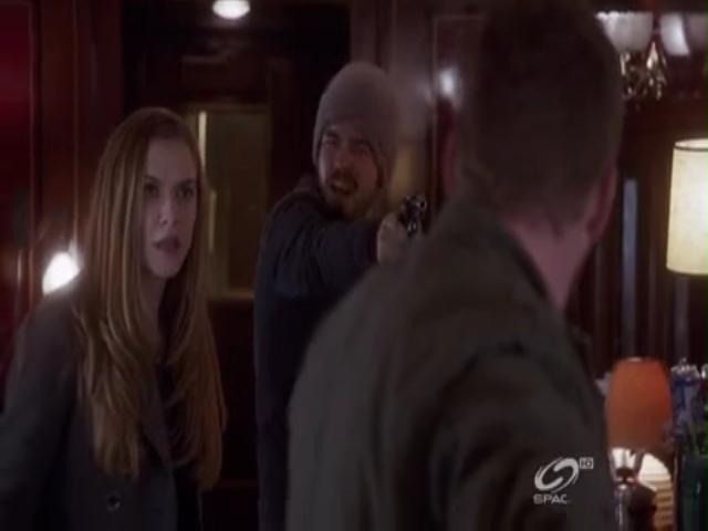 VampireDiariesWorld-dot-org_PrimevalNewWorldS01E04-1780.jpg