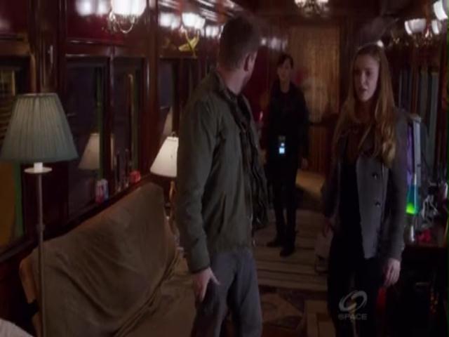 VampireDiariesWorld-dot-org_PrimevalNewWorldS01E04-1819.jpg