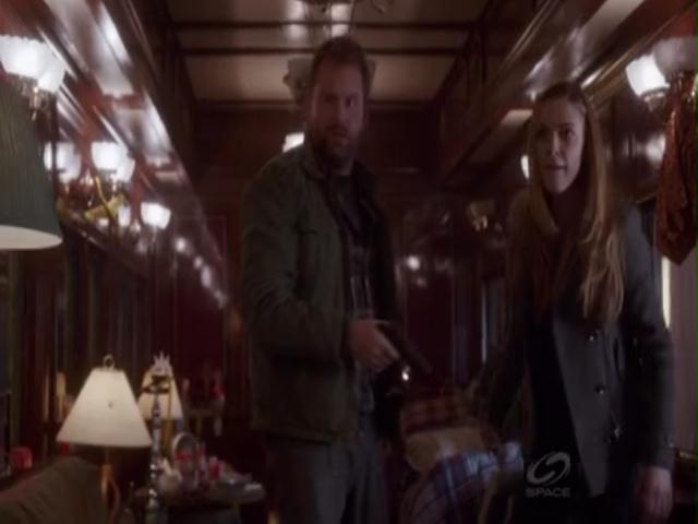 VampireDiariesWorld-dot-org_PrimevalNewWorldS01E04-1823.jpg