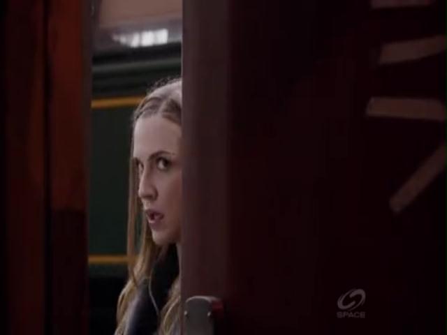 VampireDiariesWorld-dot-org_PrimevalNewWorldS01E04-2044.jpg