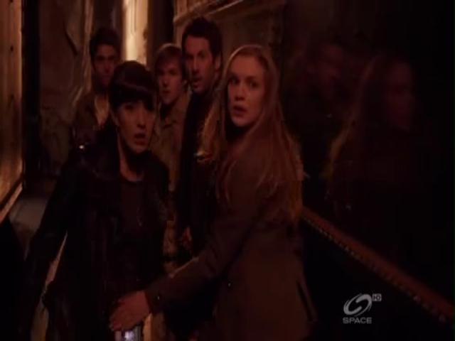 VampireDiariesWorld-dot-org_PrimevalNewWorldS01E04-2146.jpg