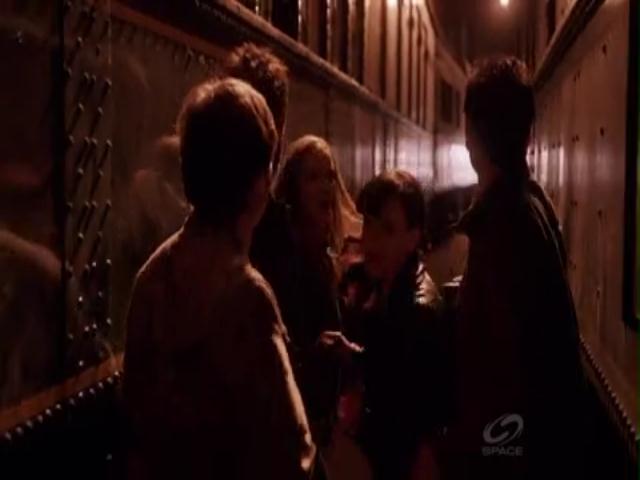 VampireDiariesWorld-dot-org_PrimevalNewWorldS01E04-2153.jpg