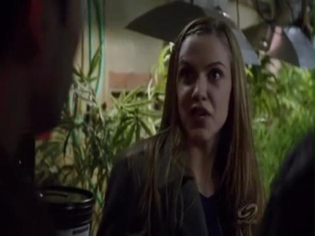 VampireDiariesWorld-dot-org_PrimevalNewWorldS01E04-2215.jpg