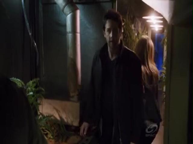 VampireDiariesWorld-dot-org_PrimevalNewWorldS01E04-2223.jpg