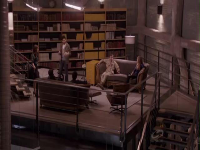 VampireDiariesWorld-dot-org_PrimevalNewWorldS01E04-2413.jpg