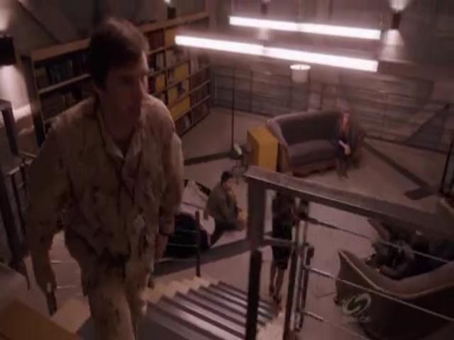 VampireDiariesWorld-dot-org_PrimevalNewWorldS01E04-2497.jpg