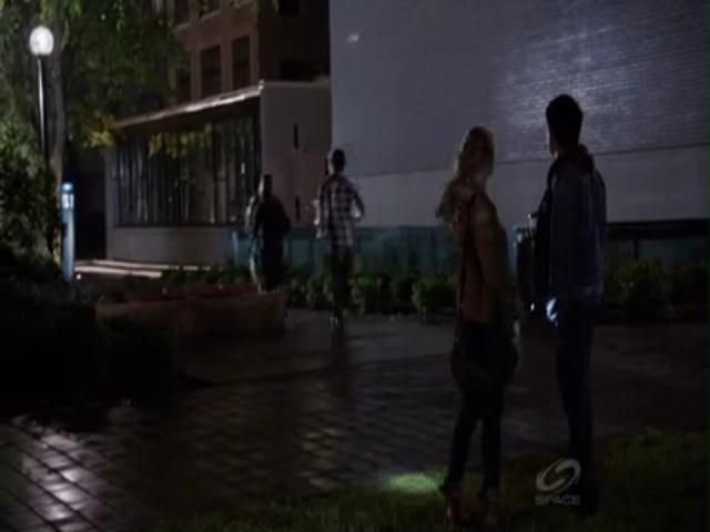VampireDiariesWorld-dot-org_PrimevalNewWorldS01E05-0509.jpg