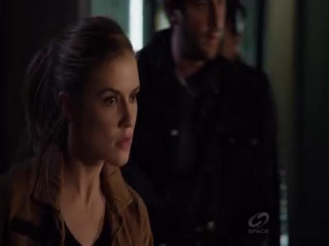 VampireDiariesWorld-dot-org_PrimevalNewWorldS01E05-2373.jpg