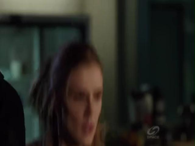 VampireDiariesWorld-dot-org_PrimevalNewWorldS01E05-2398.jpg