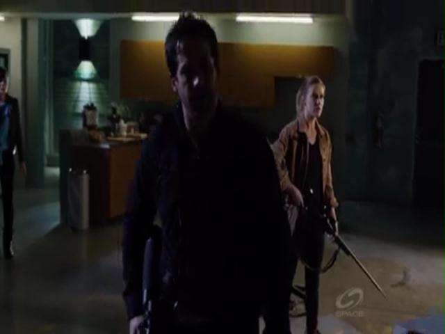 VampireDiariesWorld-dot-org_PrimevalNewWorldS01E05-2409.jpg
