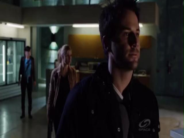 VampireDiariesWorld-dot-org_PrimevalNewWorldS01E05-2423.jpg