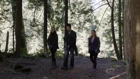 VampireDiariesWorld-dot-org_PrimevalNewWorld-1x07-1964.jpg